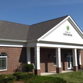 Image of the entrance at the Bank of Oak Ridge in Oak Ridge.